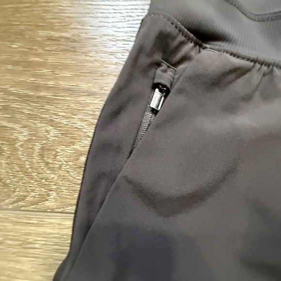 Athleta Nolita Slim Tapered Cropped Pants, Brown, Size 4, Pull-On, Lightweight - Picture 4 of 11